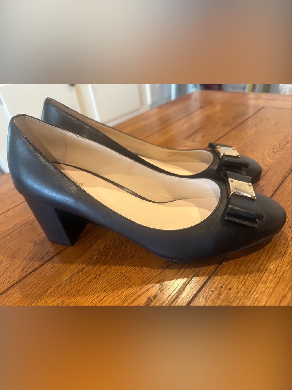 Cole Haan Tali Bow Pump 9B Black Leather Gold Bow Block Heel